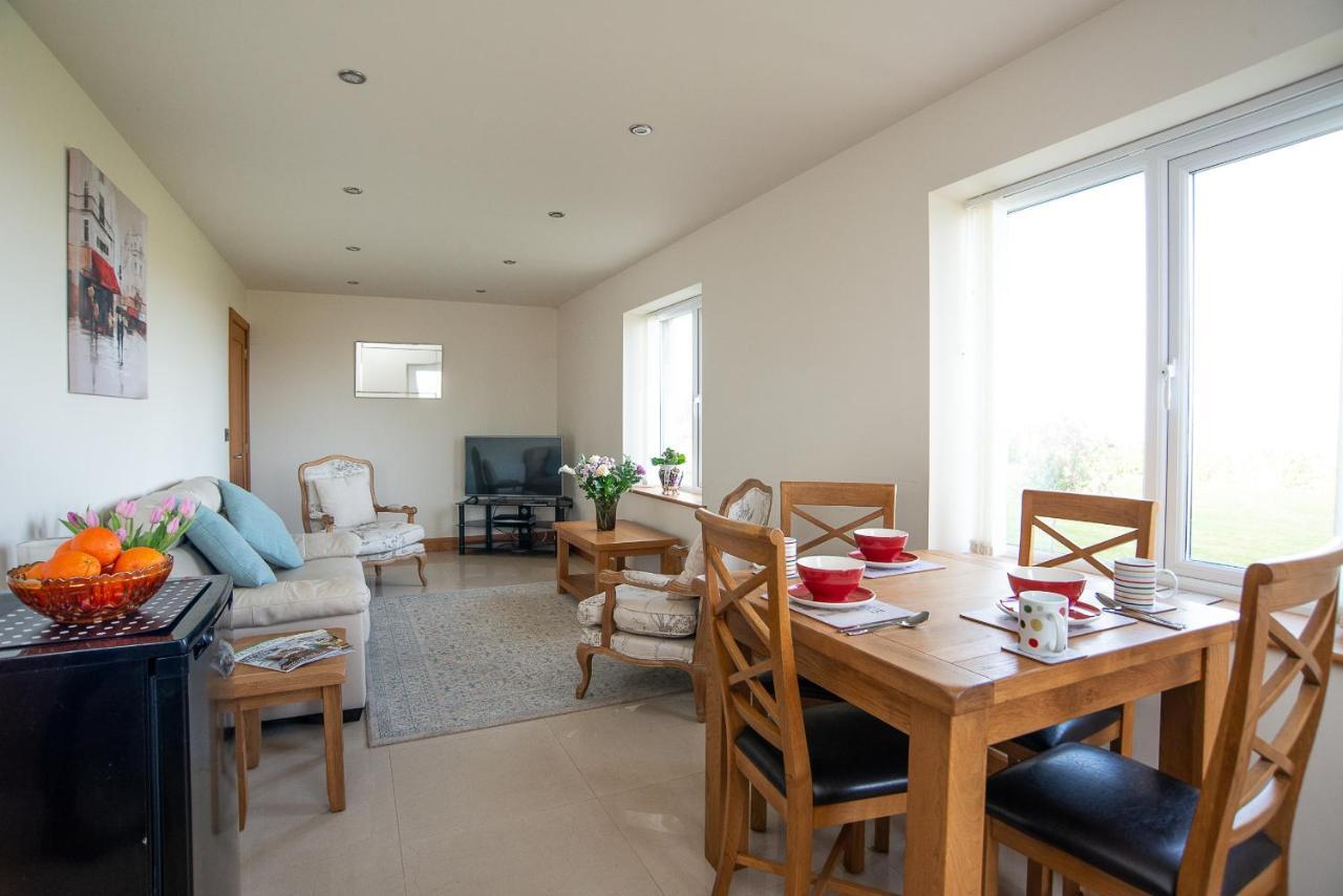 Finest Retreats - Sea Views Cottage Prestatyn Luaran gambar
